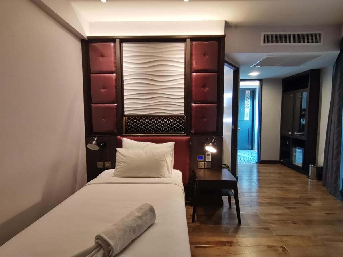 Hotel Holatel 3*